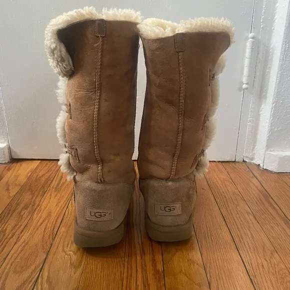 UGG Bailey Triplet II Tall Boots Chestnut Size 8