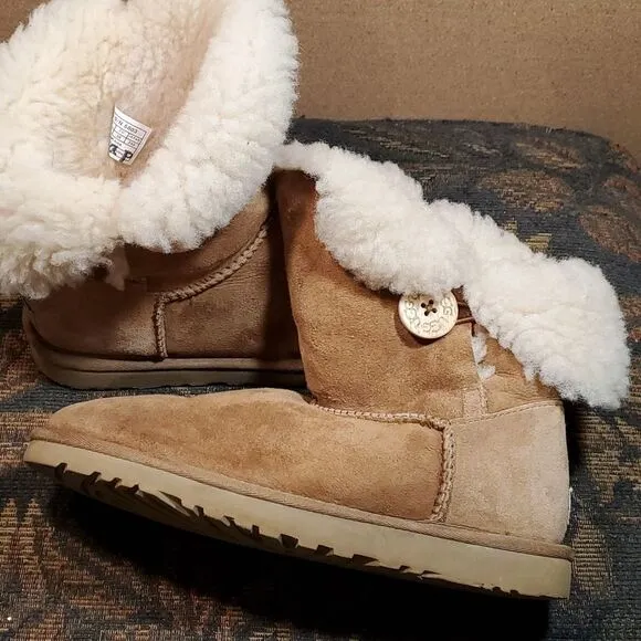 UGG Bailey Button Boots in Chestnut