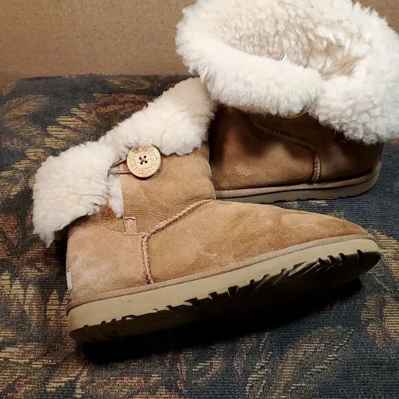 UGG Bailey Button Boots in Chestnut