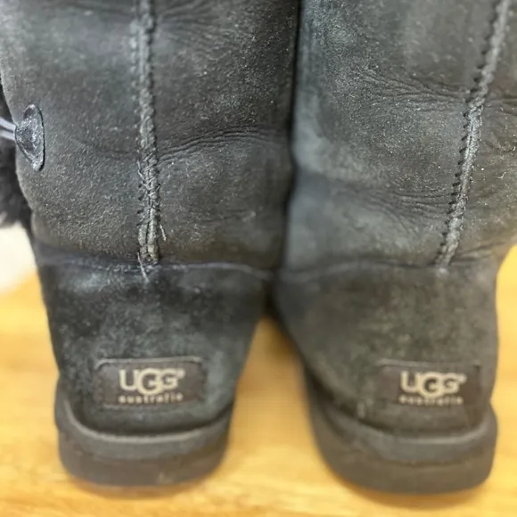 UGG Black Bailey button triple Suede shearling lined Boots size 7