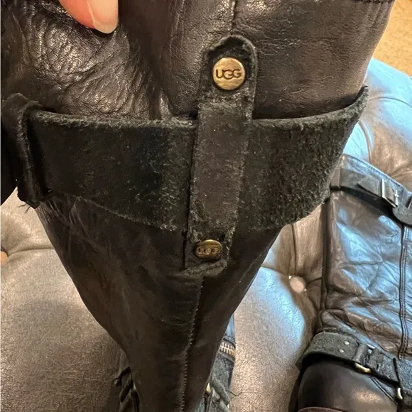 Ugg Black Leather Buckle Boots With Side Zipper Inner Sheep Skin for warmth Sz 8