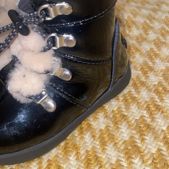 UGG Boots Black Patent Leather And Lamb Fur