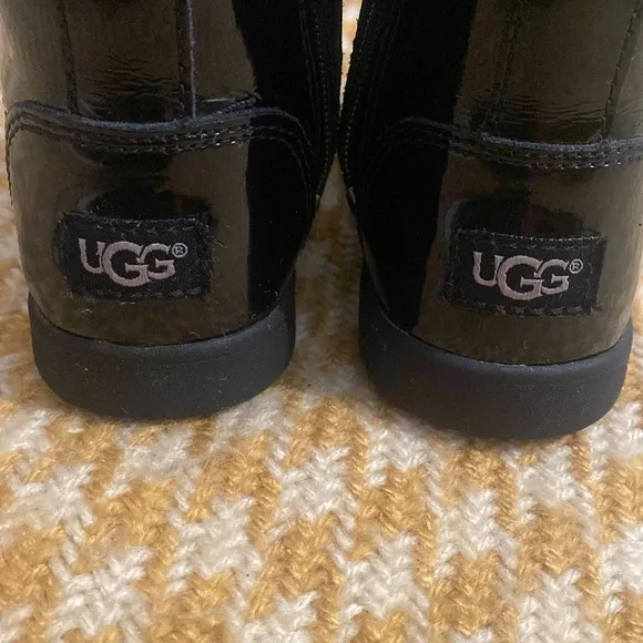 UGG Boots Black Patent Leather And Lamb Fur