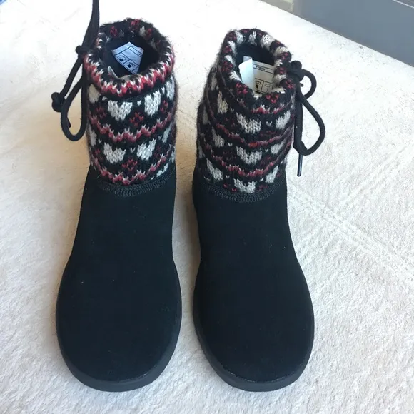 UGG Boots, Girls Size 2, Black Red &amp; Tan Heart Pattern. NEW