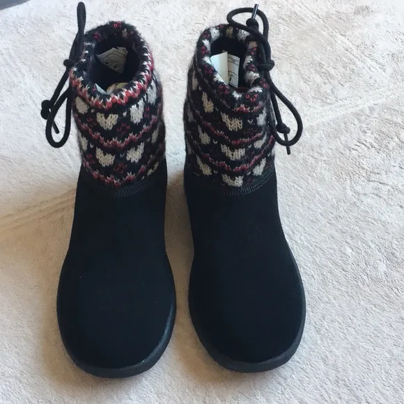 UGG Boots, Girls Size 2, Black Red &amp; Tan Heart Pattern. NEW