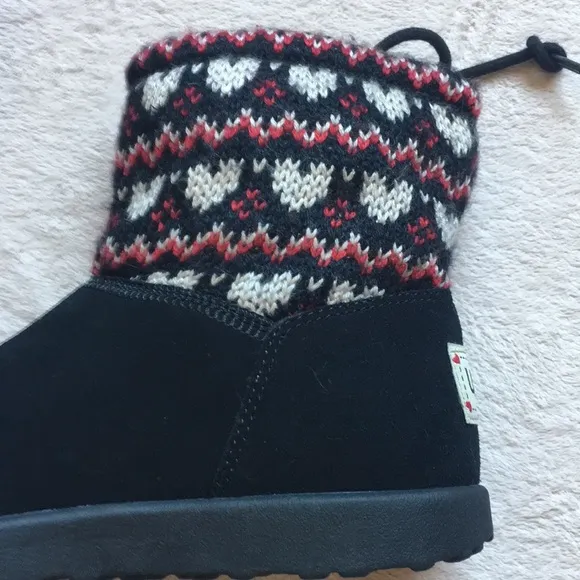 UGG Boots, Girls Size 2, Black Red &amp; Tan Heart Pattern. NEW