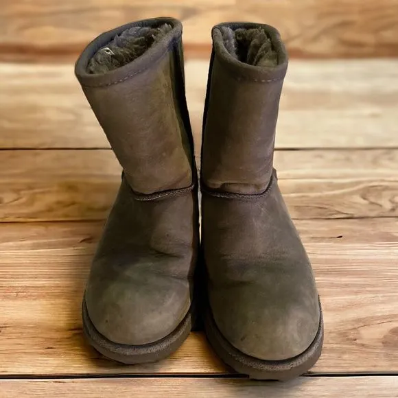 Ugg Boots Kids Waterproof Classic Short II Gray  Size 3