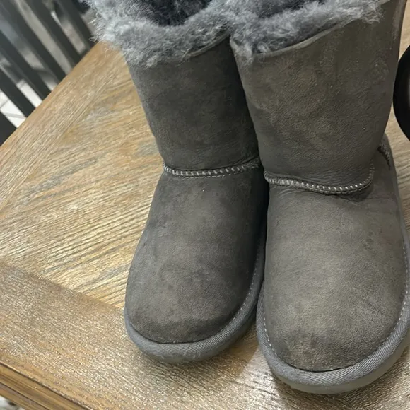 Ugg Boots SZ 2 Girls