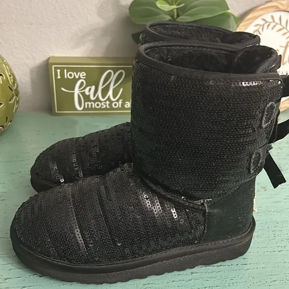Ugg Boots SZ 3 Little girls