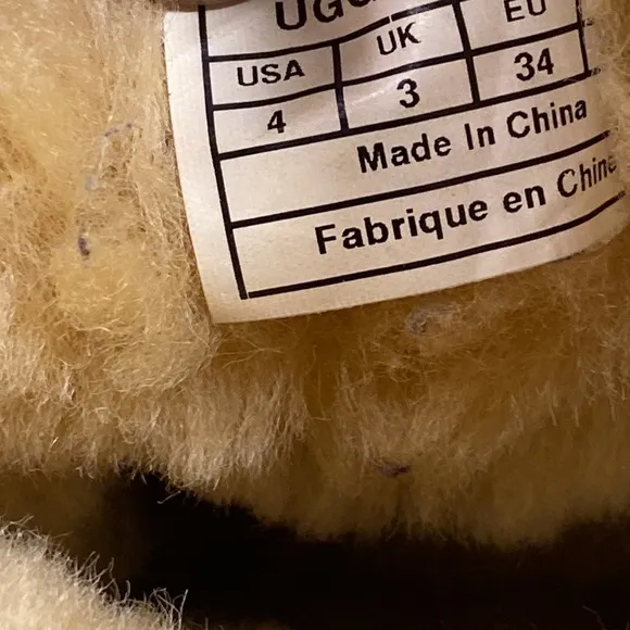 Ugg boots SZ 4 girls
