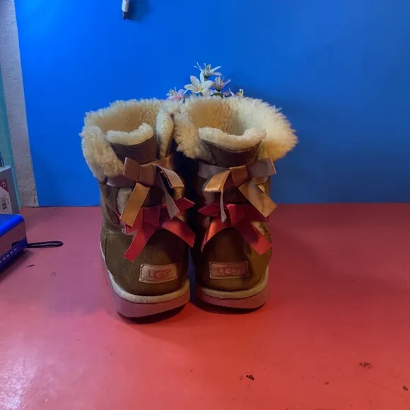 Ugg boots SZ 8 T