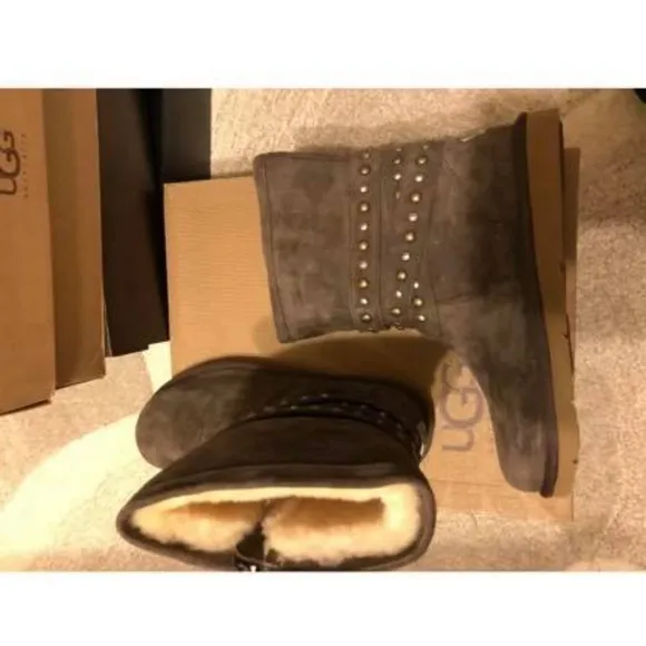 UGG boots tan cream with fur size 10