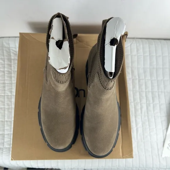 Ugg Brooklyn Chelsea Boot in Hickory Size 12 NWB