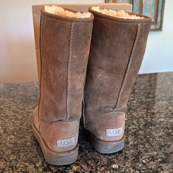 UGG Brown Shearling Boots GUC 7