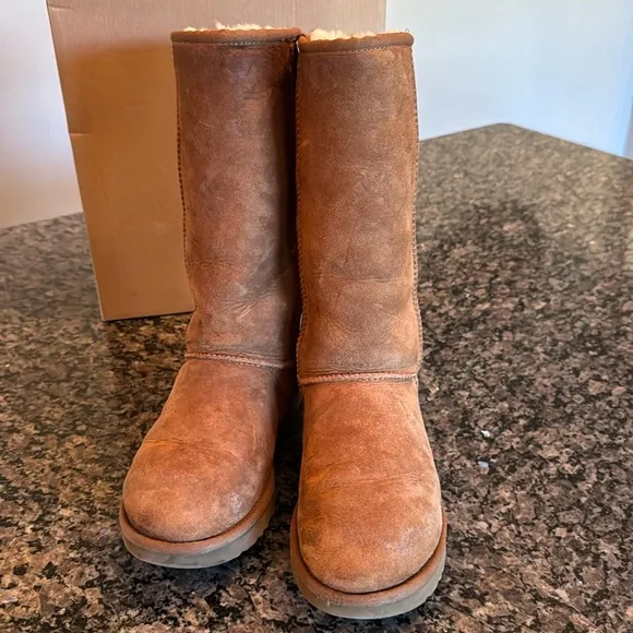 UGG Brown Shearling Boots GUC 7