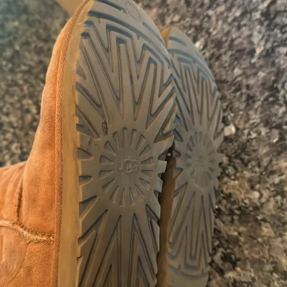 UGG Brown Shearling Boots GUC 7