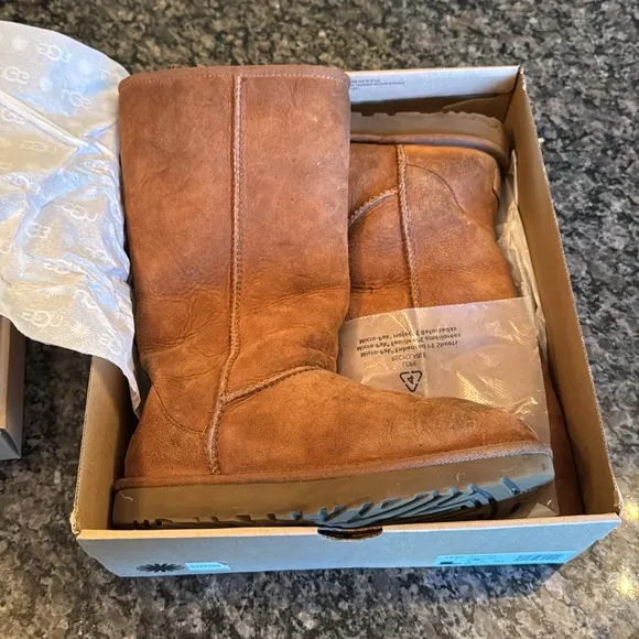 UGG Brown Shearling Boots GUC 7