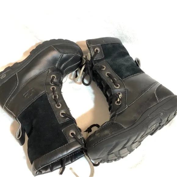 UGG Butte ll Black Leather Toddlers Boots Size 12
