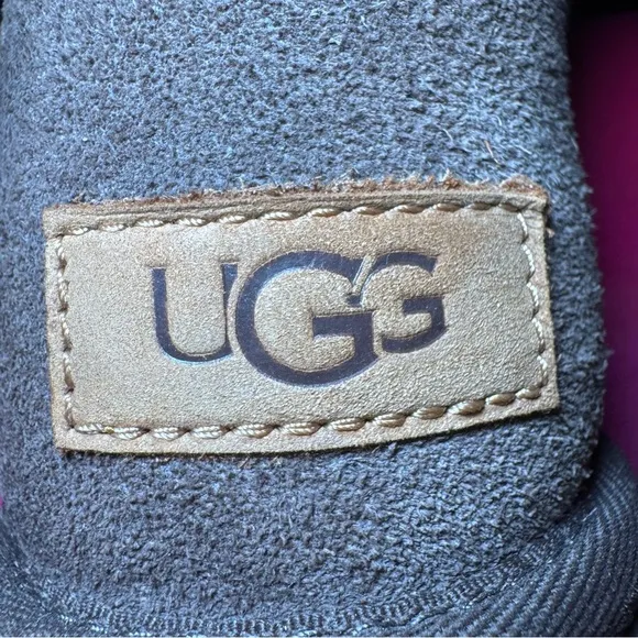 UGG Chocolate Brown Suede Women’s Classic Short Shearling Pull on Boots