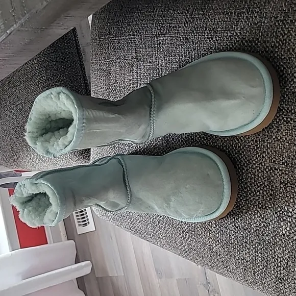 Ugg Classic Baby Blue Fur Lined Boots Size 7 Women's
