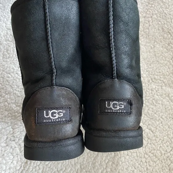 UGG Classic Black Short Kid Boots Size 3