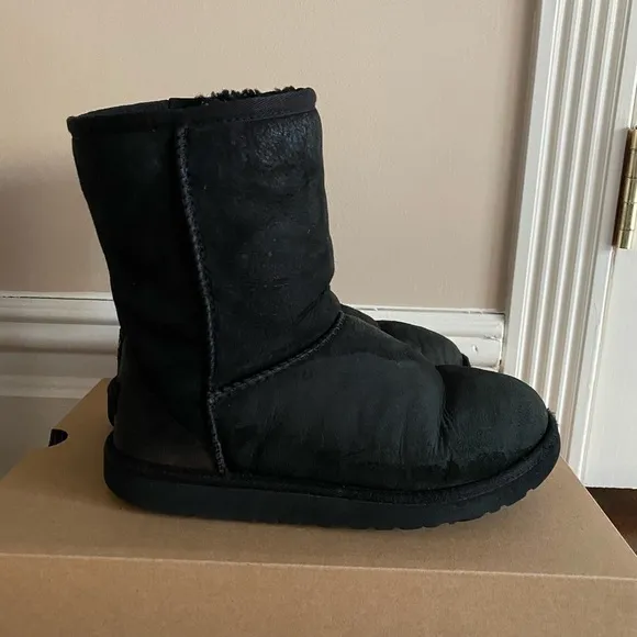 UGG Classic Black Short Kid Boots Size 3