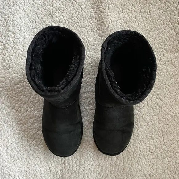 UGG Classic Black Short Kid Boots Size 3