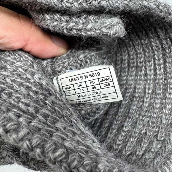 Ugg Classic Cardy II Knit Boots Cozy Gray Knit Button-Up Women's Boots