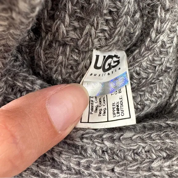Ugg Classic Cardy II Knit Boots Cozy Gray Knit Button-Up Women's Boots