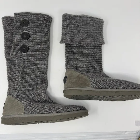 Ugg Classic Cardy II Knit Boots Cozy Gray Knit Button-Up Women's Boots