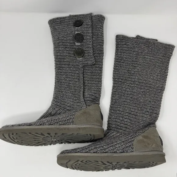 Ugg Classic Cardy II Knit Boots Cozy Gray Knit Button-Up Women's Boots