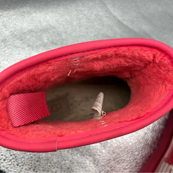 UGG Classic Clear Mini Samba Red Boots Size 8