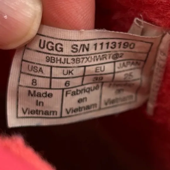 UGG Classic Clear Mini Samba Red Boots Size 8