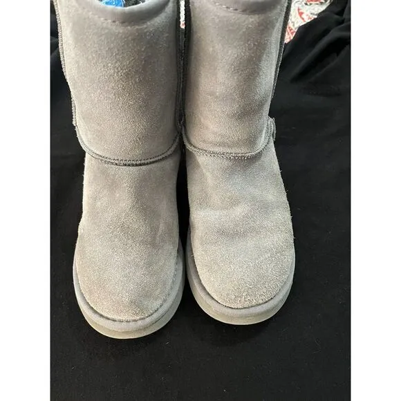 UGG CLASSIC GRAY SHEEPSKIN LEATHER PULL ON WOMENS ANKLE BOOTS 6 (b70
