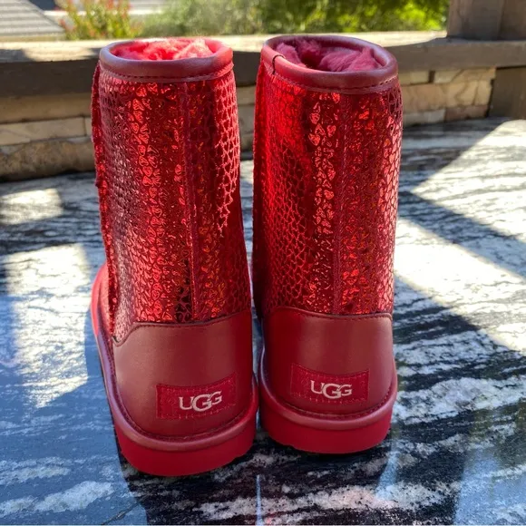 UGG Classic II Gel Hearts Boots Kids In Red Heart SZ 5 or 6 NEW