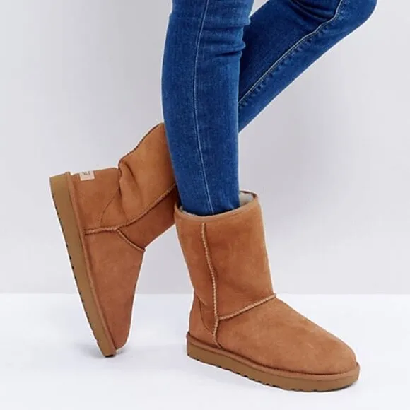 UGG Classic II Genuine Shearling Lined Short Boot US5 Chestnut Suede $170