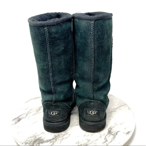 Ugg Classic II Shearling lined Tall Boots 3 Youth Warm Cozy Winter Gorpcore