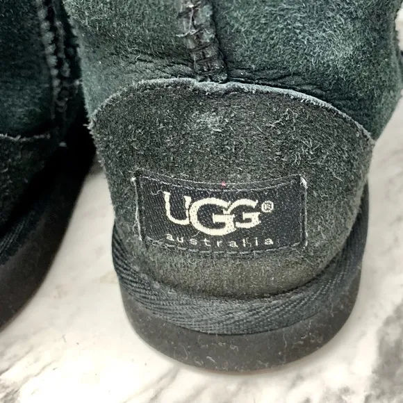 Ugg Classic II Shearling lined Tall Boots 3 Youth Warm Cozy Winter Gorpcore