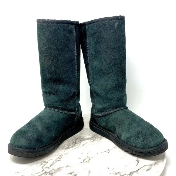 Ugg Classic II Shearling lined Tall Boots 3 Youth Warm Cozy Winter Gorpcore