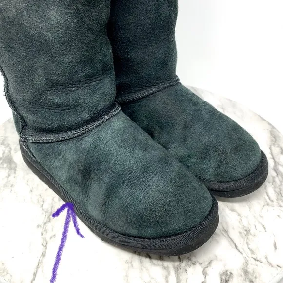 Ugg Classic II Shearling lined Tall Boots 3 Youth Warm Cozy Winter Gorpcore