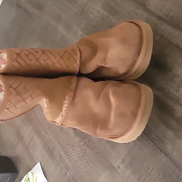 Ugg Classic Short 2 Logo Boots Size 10 Women's Fur Lined