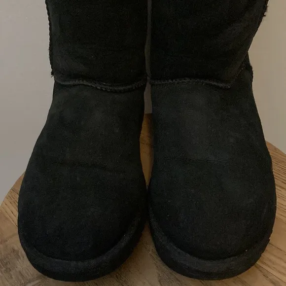 UGG Classic Short Boots Black Suede Size 9 (Women) / 8 (Men)