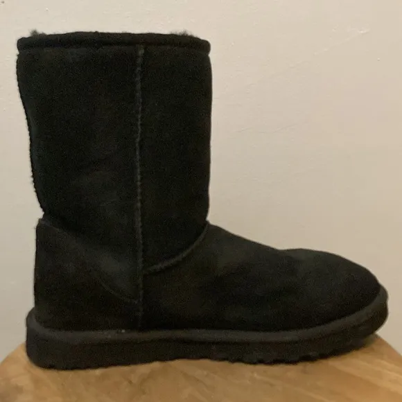 UGG Classic Short Boots Black Suede Size 9 (Women) / 8 (Men)