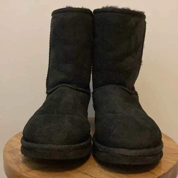 UGG Classic Short Boots Black Suede Size 9 (Women) / 8 (Men)