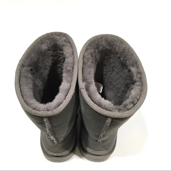UGG Classic Short II Boots -Grey Twinface Sheepskin -Women’s US 11 -NEW