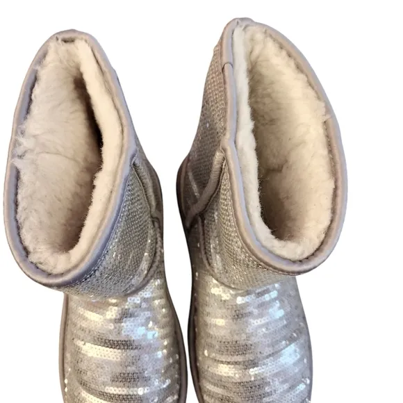 UGG Classic Short Silver Sequins Boots Size 5 Big Girl Youth Bling Sparkle Cozy
