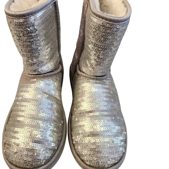 UGG Classic Short Silver Sequins Boots Size 5 Big Girl Youth Bling Sparkle Cozy