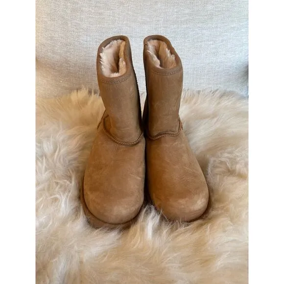Ugg Classic Short Waterproof Women’s 8 | Kids 6 Sheepskin Boots Chesnut