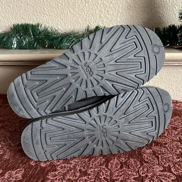 Ugg Classic Short Women’s Grey Suede Boots Size 8