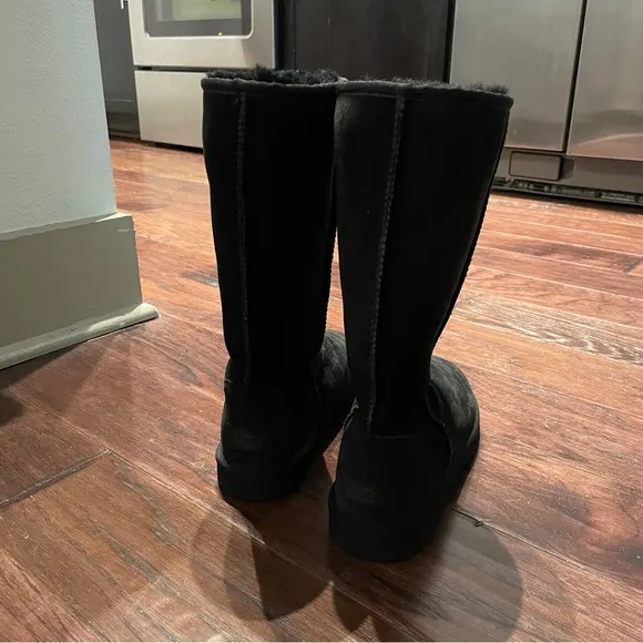 Ugg Classic Tall Black Boots (NWOT) Womens Size 7